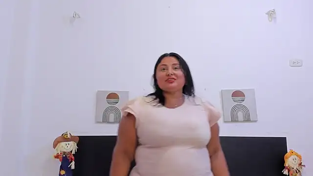 Snapshot of BWW-CINDY11 chatting on 11.19.25 BWW-CINDY11 online show from 11.19.25