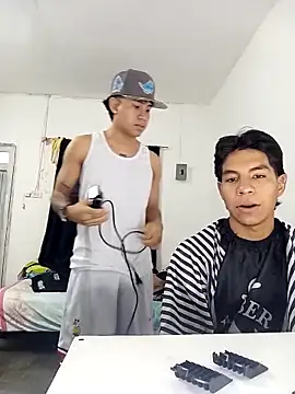 Snapshot of clousth chatting on 11.15.25 clousth online show from 11.15.25