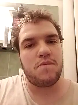 Snapshot of Ziulica chatting on 11.19.25 Ziulica online show from 11.19.25