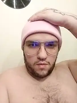 Snapshot of Ziulica chatting on 11.24.25 Ziulica online show from 11.24.25