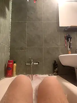 Snapshot of Ziulica chatting on 11.27.25 Ziulica online show from 11.27.25