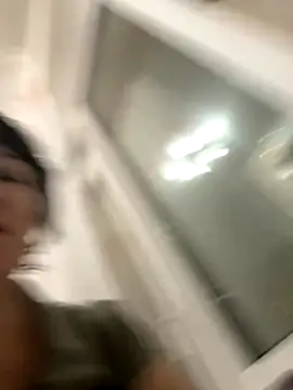 Snapshot of LittleBead522 chatting on 11.16.25 LittleBead522 online show from 11.16.25