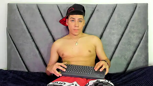 Lucastorrez01 online show from 07.08.26