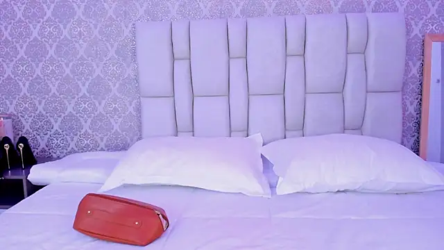 Venuss888 online show from 12.19.25