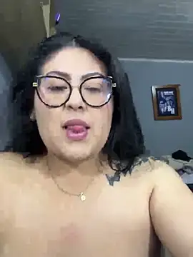 Snapshot of Camil11 chatting on 11.17.25 Camil11 online show from 11.17.25