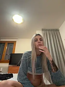 Snapshot of feliciafelon chatting on 02.23.26 feliciafelon online show from 02.23.26