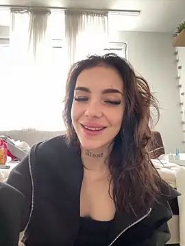 Snapshot of lunababy77 chatting on 02.15.26 lunababy77 online show from 02.15.26