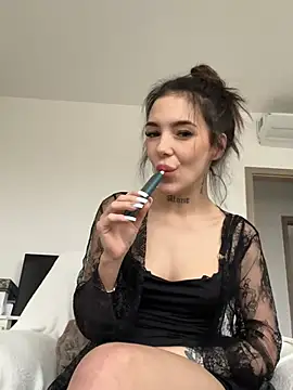 Snapshot of lunababy77 chatting on 02.20.26 lunababy77 online show from 02.20.26