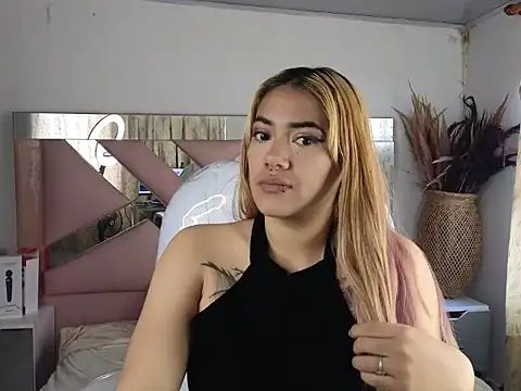 KloeeCavallier online show from 02.28.26