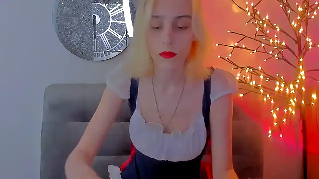 MiilaGlow online show from 02.03.26