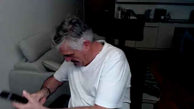 Buidapest online show from 03.11.26