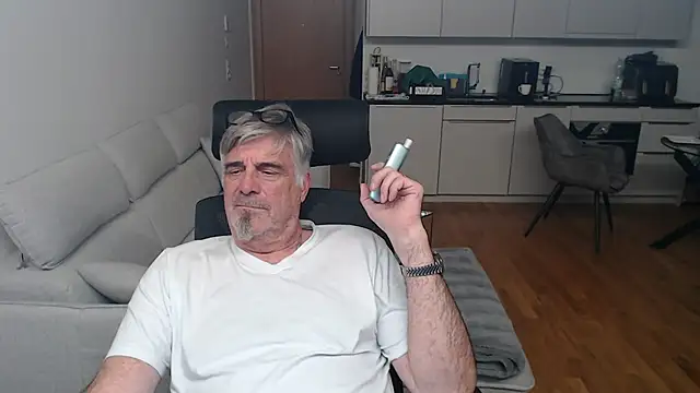 Buidapest online show from 04.01.26