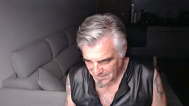 Buidapest online show from 05.22.26