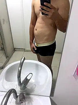 Snapshot of turkishdick22 chatting on 11.16.25 turkishdick22 online show from 11.16.25