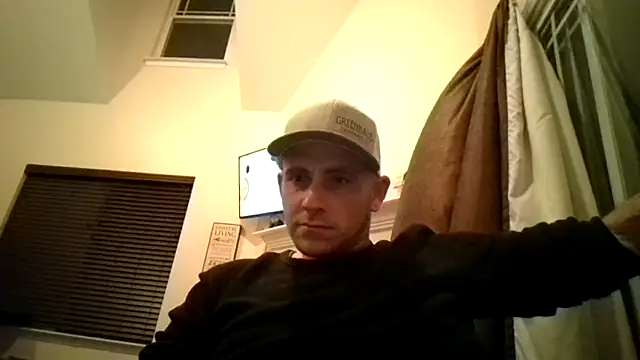 Snapshot of HungDave420 chatting on 11.17.25 HungDave420 online show from 11.17.25