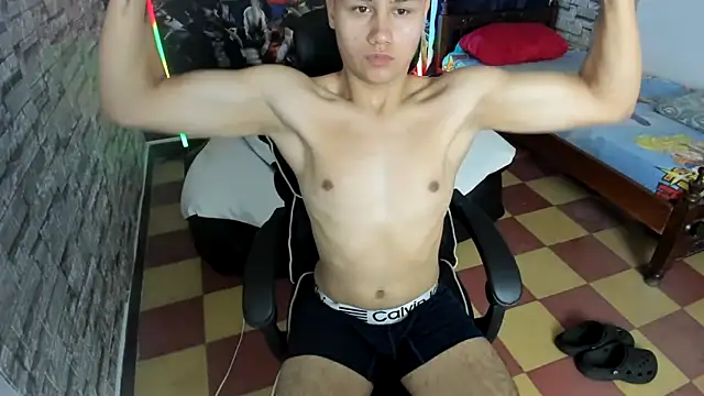 Snapshot of esteban_rios_ chatting on 11.30.25 esteban rios online show from 11.30.25