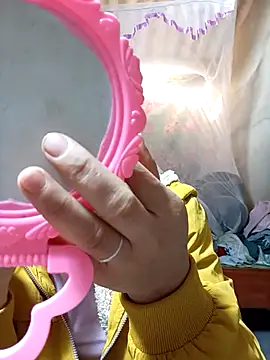 Lee-Thee online show from 01.08.26