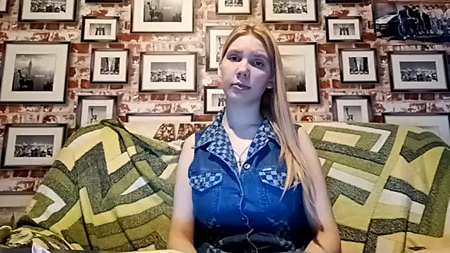 EvieBaggette online show from 11.25.25