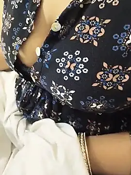Snapshot of sexyhotcouple21 chatting on 07.22.26 sexyhotcouple21 online show from 07.22.26