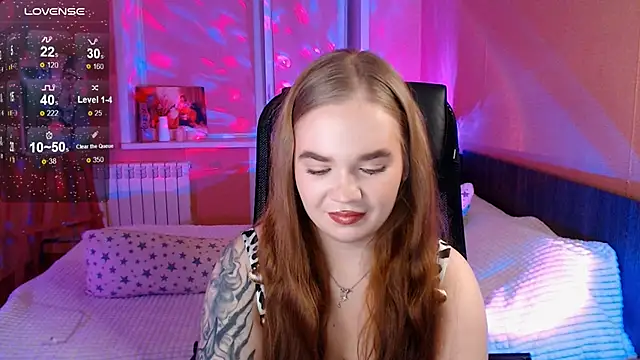 Snapshot of EmiRisse chatting on 11.25.25 EmiRisse online show from 11.25.25