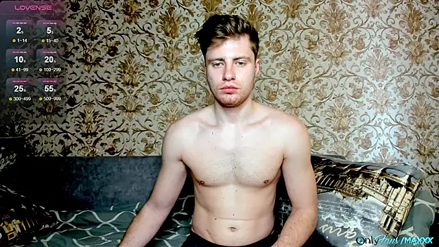 Snapshot of Maxhornyblondieman chatting on 03.09.26 Maxhornyblondieman online show from 03.09.26