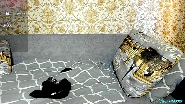 Snapshot of Maxhornyblondieman chatting on 03.11.26 Maxhornyblondieman online show from 03.11.26