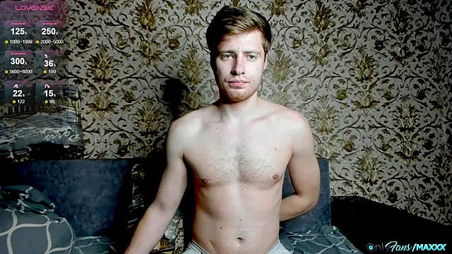 Snapshot of Maxhornyblondieman chatting on 04.01.26 Maxhornyblondieman online show from 04.01.26