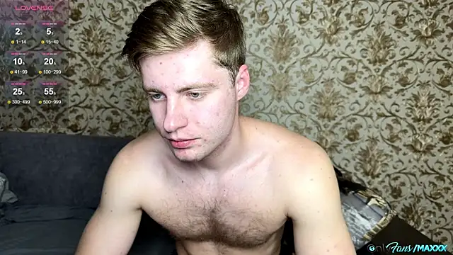 Snapshot of Maxhornyblondieman chatting on 05.31.26 Maxhornyblondieman online show from 05.31.26
