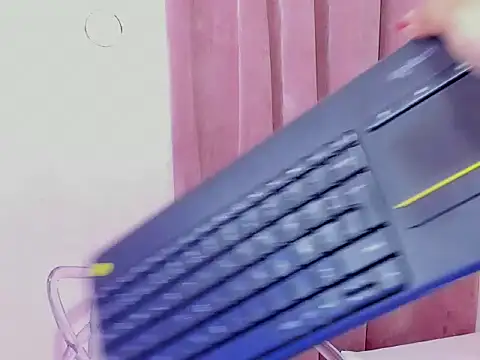 Xelena Kiss online show from 11.27.25