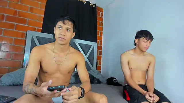 MaelSebasAndRobert1 online show from 12.20.25