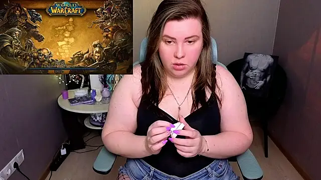 Snapshot of Valerry_ chatting on 11.18.25 Valerry online show from 11.18.25