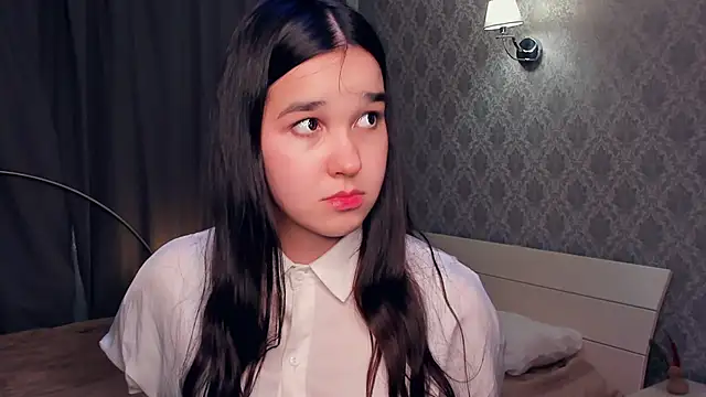 MeliaMelchiori online show from 12.18.25