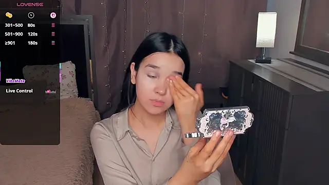 Snapshot of MeliaMelchiori chatting on 02.10.26 MeliaMelchiori online show from 02.10.26