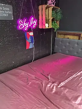 Shy-Ivy online show from 01.14.26