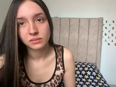 Glowsiren online show from 11.19.25