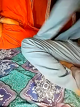 Snapshot of Poonam_capl chatting on 11.20.25 Poonam capl online show from 11.20.25