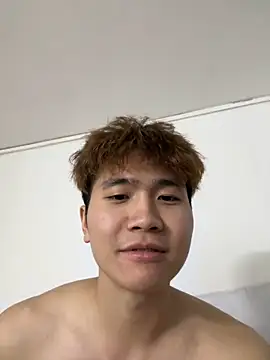 Snapshot of Juhone chatting on 11.19.25 Juhone online show from 11.19.25