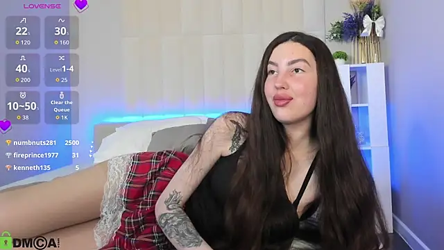 LiraRevery online show from 04.17.26