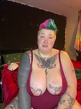 DamagedGoddessX online show from 11.26.25