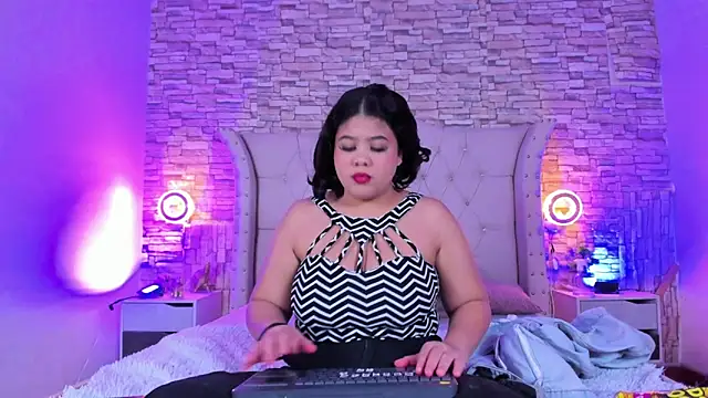 Amanda Mooree online show from 03.21.26