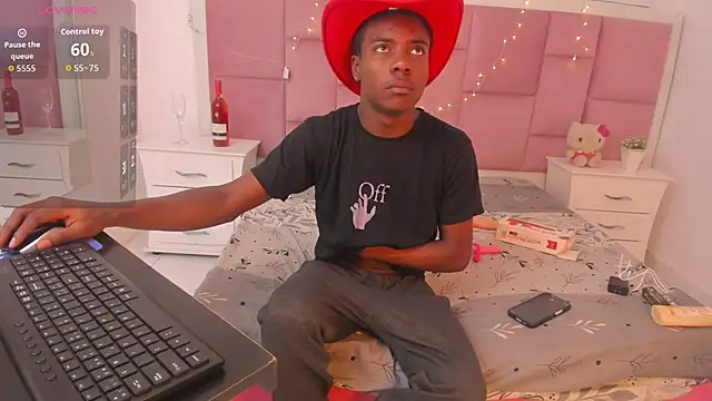 Snapshot of NoahJhonson69 chatting on 11.27.25 NoahJhonson69 online show from 11.27.25