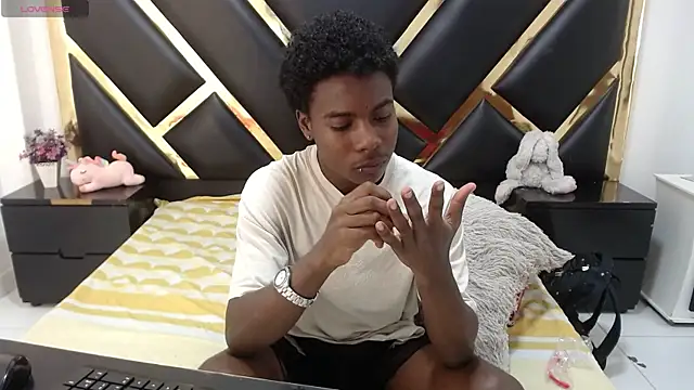 NoahJhonson69 online show from 05.22.26