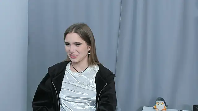 Snapshot of RozanneJordan chatting on 11.22.25 RozanneJordan online show from 11.22.25