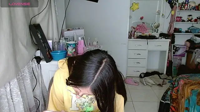 Nanylux online show from 12.18.25