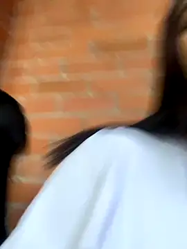 Snapshot of Sara_storm_outdoors chatting on 11.18.25 Sara storm outdoors online show from 11.18.25