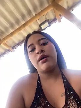 Snapshot of Sara_storm_outdoors chatting on 11.19.25 Sara storm outdoors online show from 11.19.25