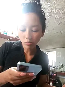 pettymoon1 online show from 11.28.25