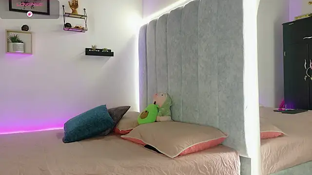  manumontoya online show from 02.06.26