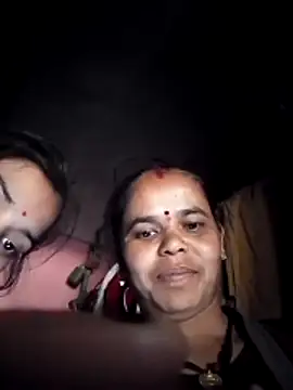 Snapshot of Qxjiya chatting on 12.02.25 Qxjiya online show from 12.02.25