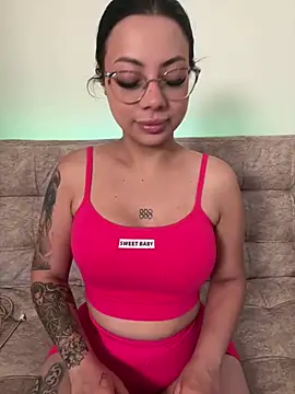 Snapshot of Megan_Ivy chatting on 03.25.26 Megan Ivy online show from 03.25.26